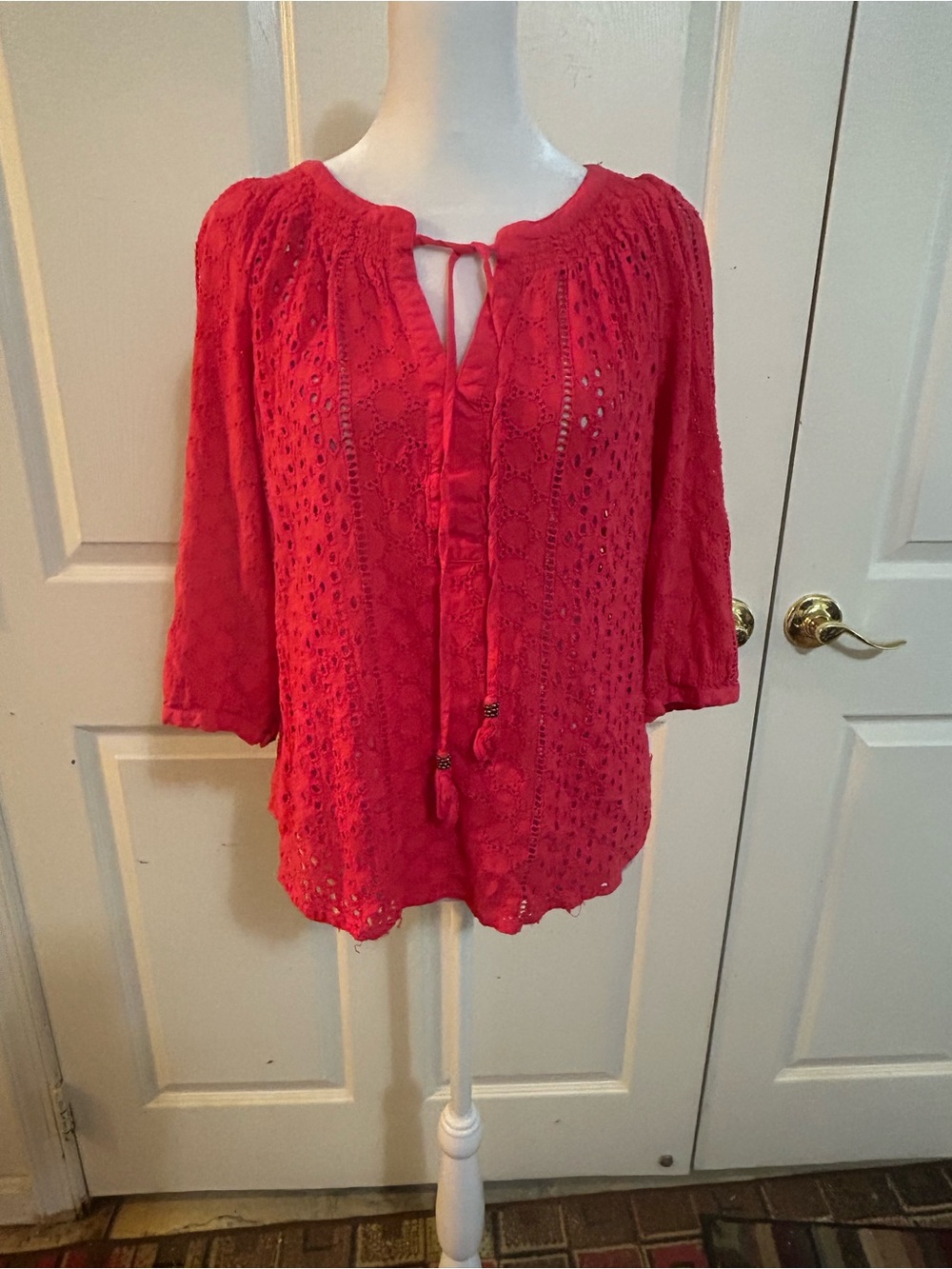 Daniel Rainn eyelet lace peasant top, Small